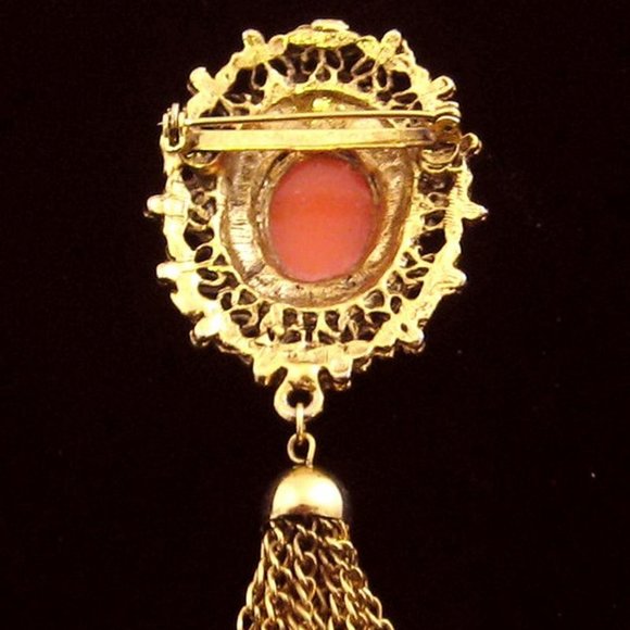 Vintage Cameo Pin with Fringe ornate gold tone setting - Picture 2 of 3